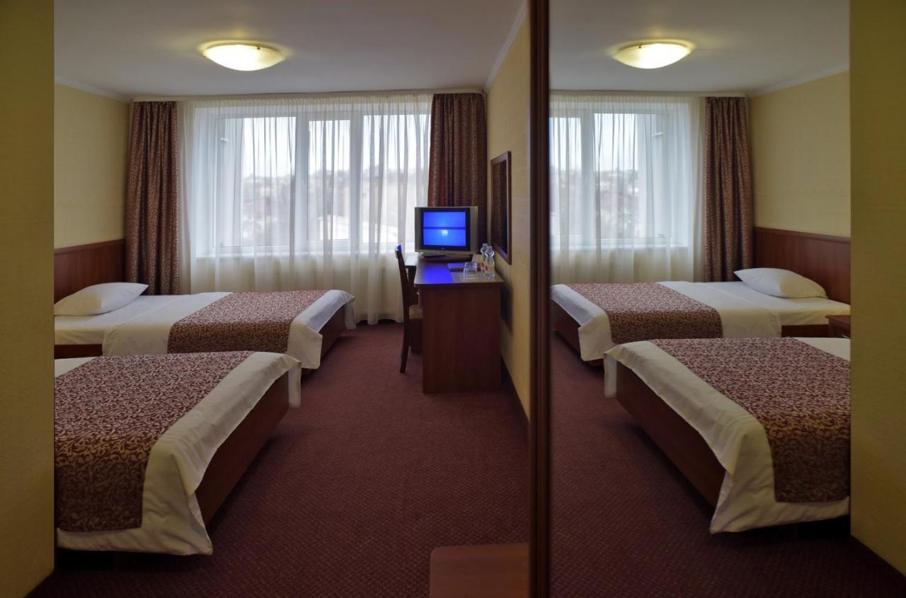 Hotel Mir 리우네 외부 사진
